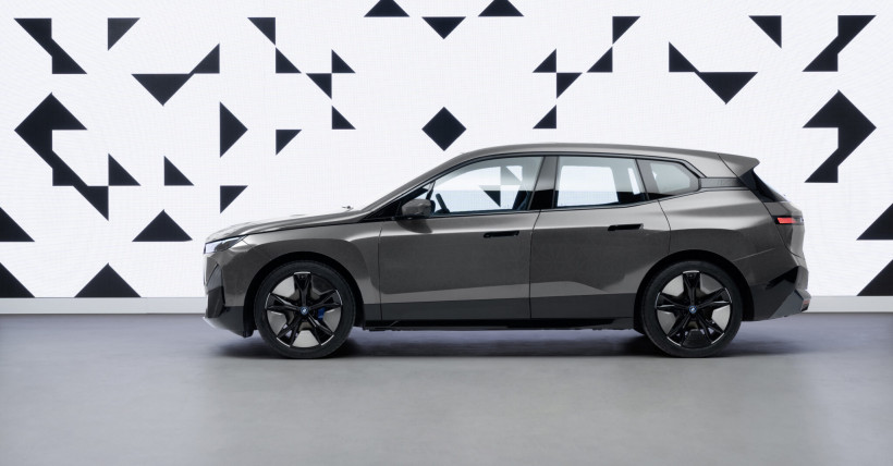 New BMW is a Color-Changing Chameleon